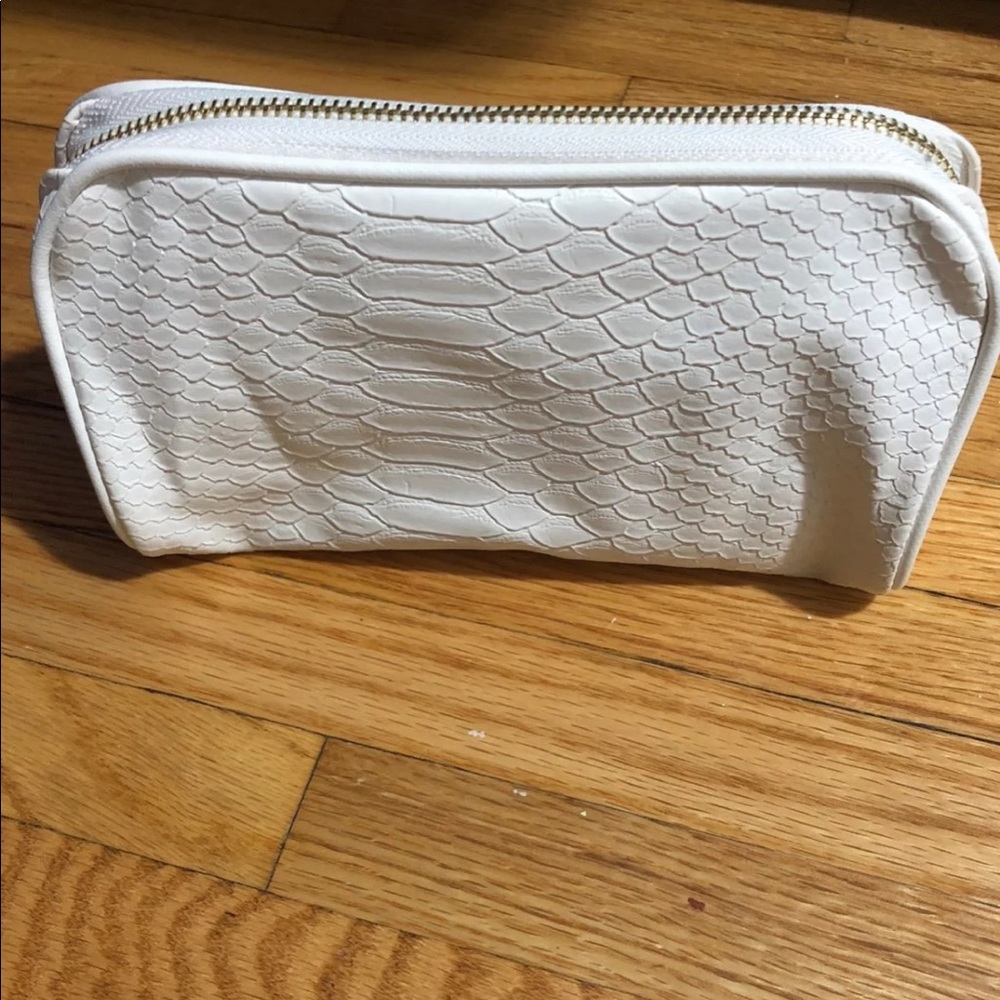 Ouidad small clutch